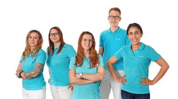 Ein Teamfoto des Praxisteams bestehen aus Frau Luz, Frau Martin, Frau Tsagouria, Dr. Frank und Frau Babat